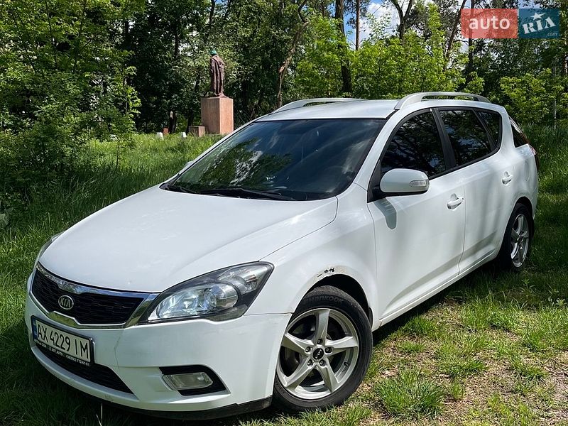 Универсал Kia Ceed 2010 в Дергачах
