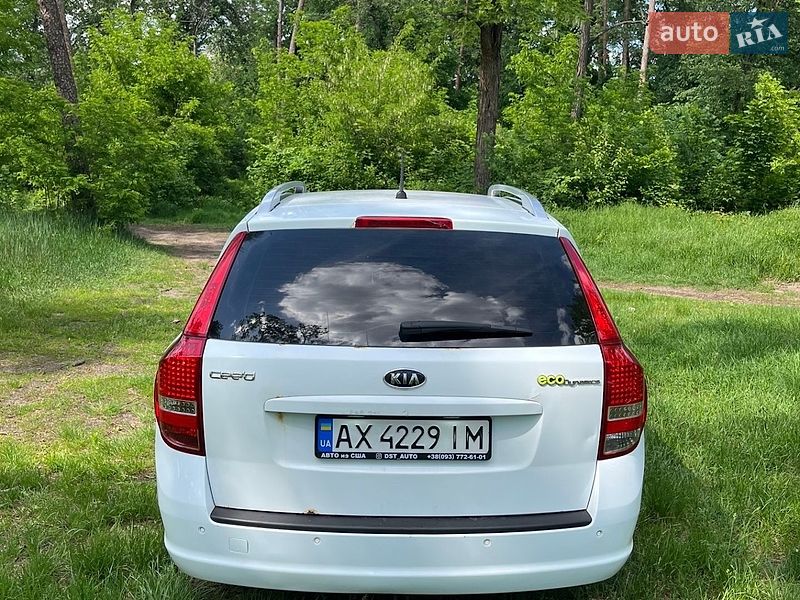 Универсал Kia Ceed 2010 в Дергачах