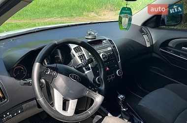 Универсал Kia Ceed 2010 в Дергачах