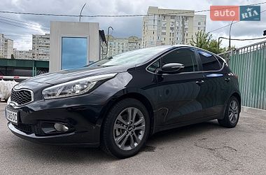 Хэтчбек Kia Ceed 2012 в Харькове