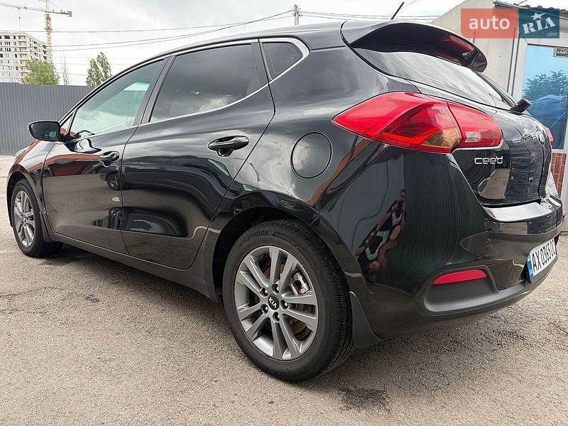 Хэтчбек Kia Ceed 2012 в Харькове