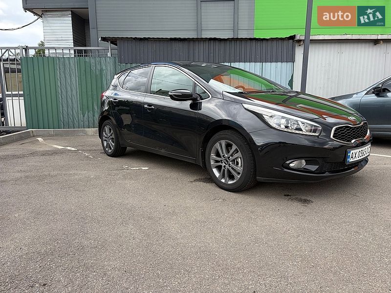 Хэтчбек Kia Ceed 2012 в Харькове