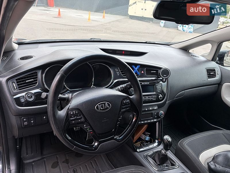 Хэтчбек Kia Ceed 2012 в Харькове
