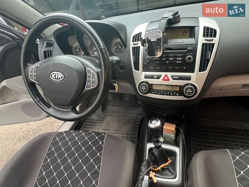 Хэтчбек Kia Ceed 2007 в Шепетовке