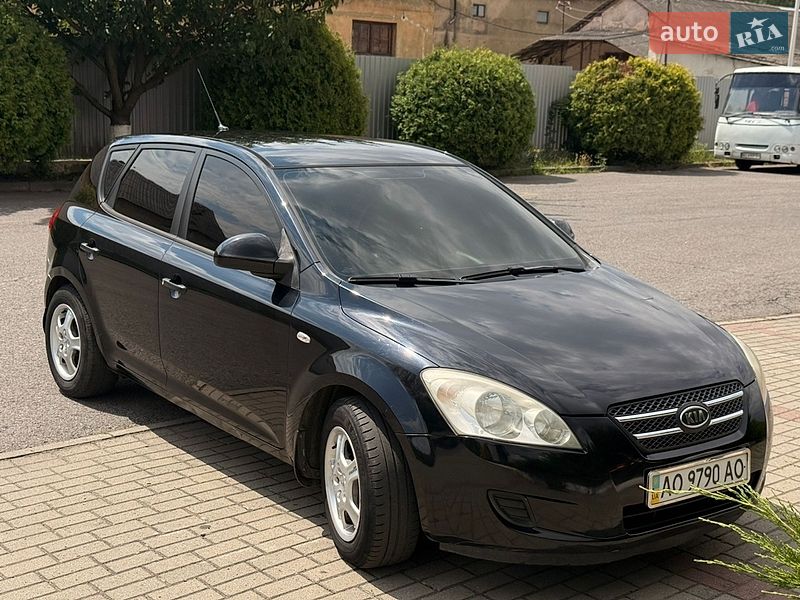 Хетчбек Kia Ceed 2008 в Ужгороді фото 4 Хетчбек Kia Ceed 2008 в Ужгороді