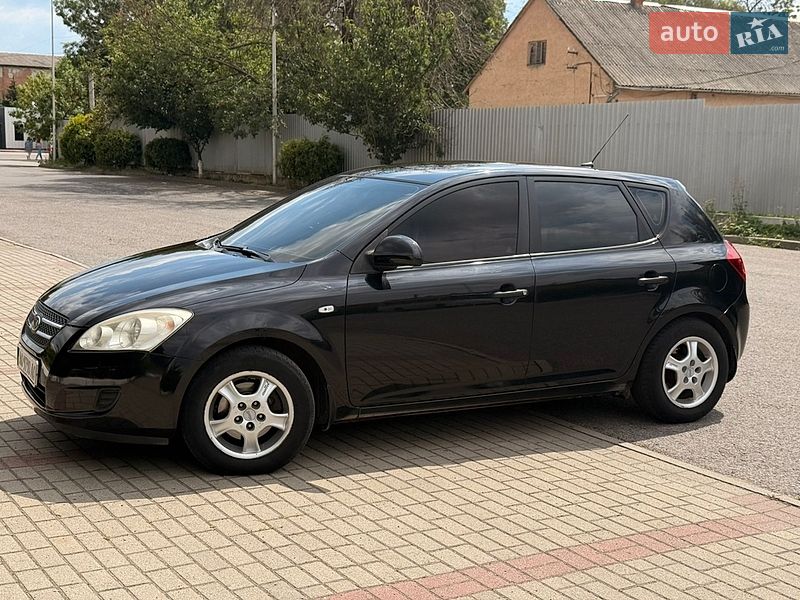 Хетчбек Kia Ceed 2008 в Ужгороді фото 5 Хетчбек Kia Ceed 2008 в Ужгороді