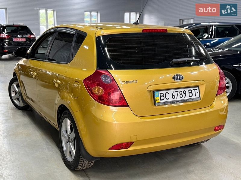 Хетчбек Kia Ceed 2008 в Стрию