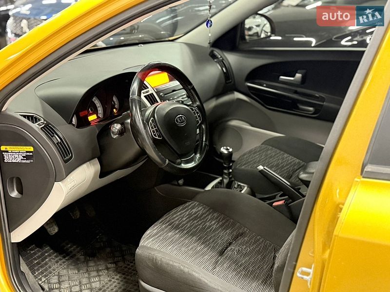 Хетчбек Kia Ceed 2008 в Стрию