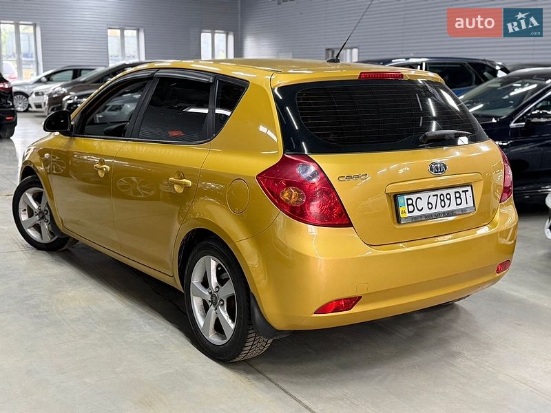 Хетчбек Kia Ceed 2008 в Стрию