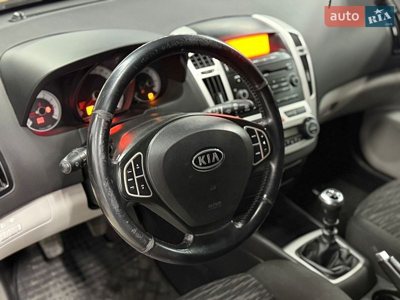 Хетчбек Kia Ceed 2008 в Стрию