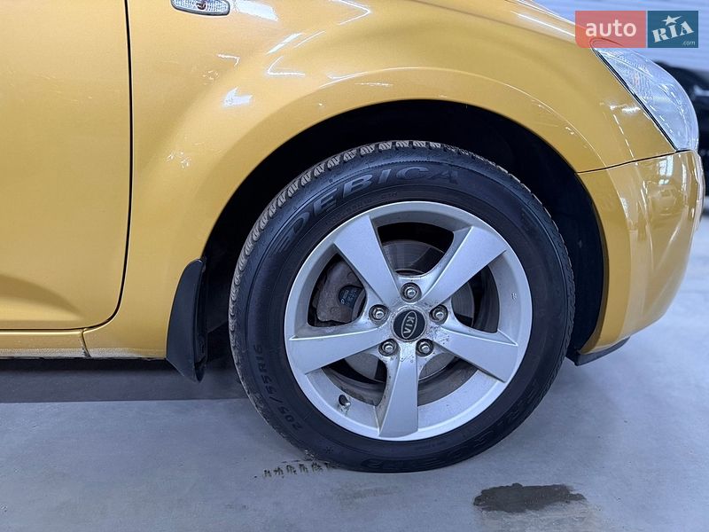 Хетчбек Kia Ceed 2008 в Стрию