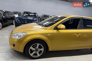 Хетчбек Kia Ceed 2008 в Стрию