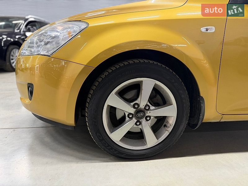Хетчбек Kia Ceed 2008 в Стрию