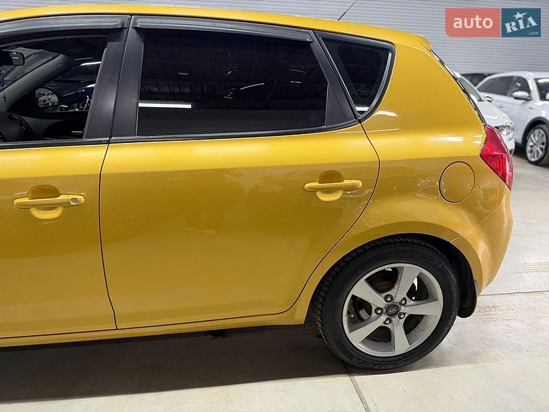 Хетчбек Kia Ceed 2008 в Стрию