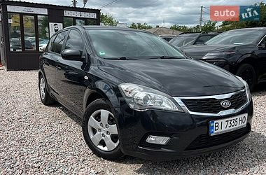 Kia Ceed  2012