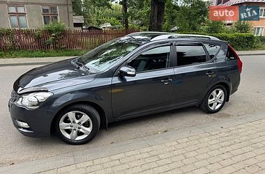 Универсал Kia Ceed 2010 в Глыбокой
