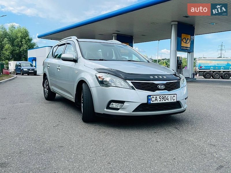 Универсал Kia Ceed 2011 в Смеле