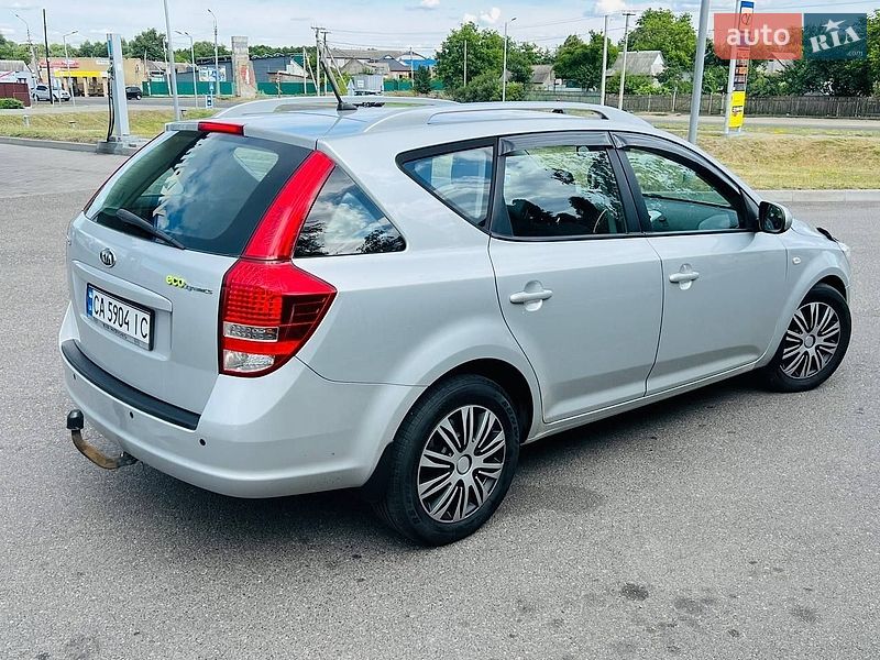 Универсал Kia Ceed 2011 в Смеле
