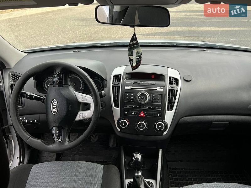 Универсал Kia Ceed 2011 в Смеле
