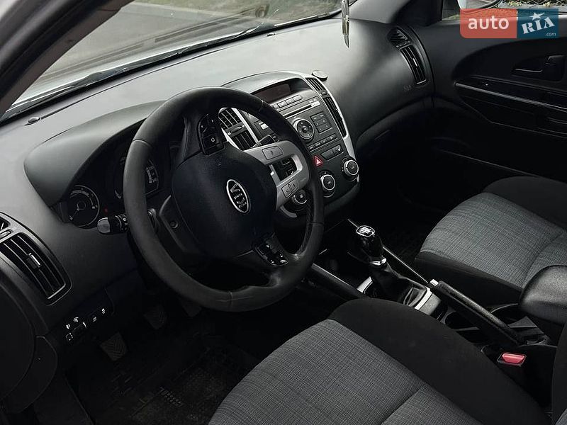 Универсал Kia Ceed 2011 в Смеле