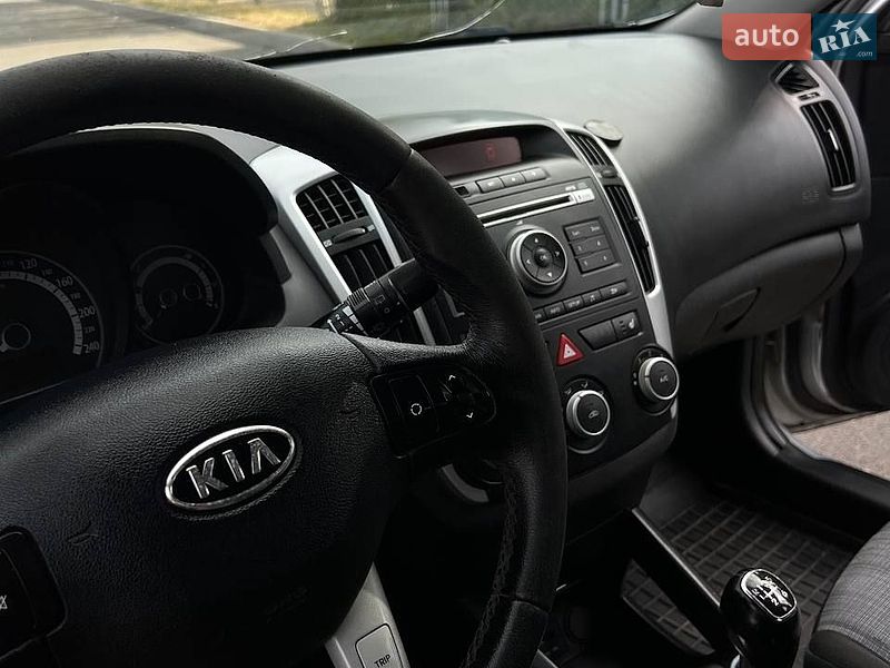 Универсал Kia Ceed 2011 в Смеле