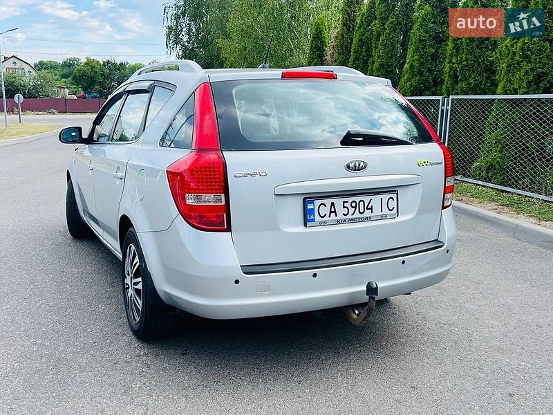 Универсал Kia Ceed 2011 в Смеле