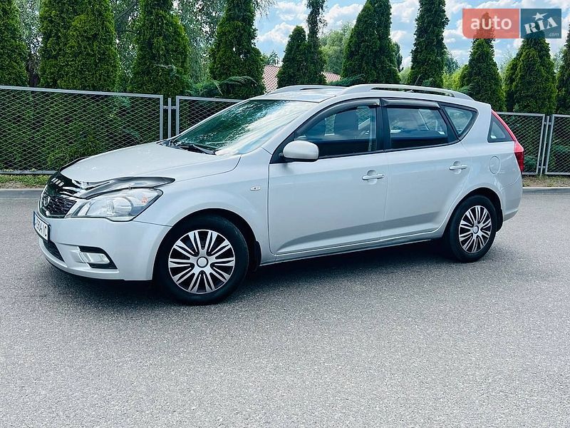 Универсал Kia Ceed 2011 в Смеле