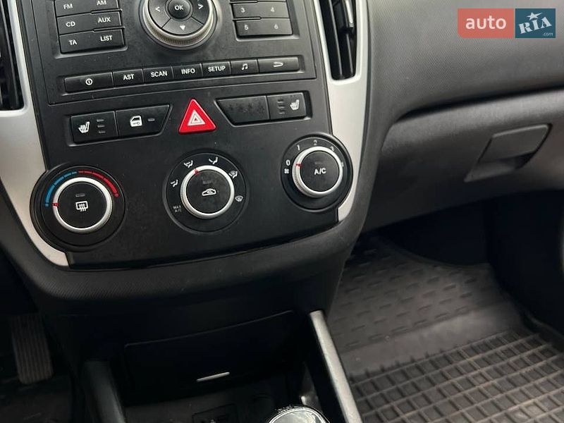 Универсал Kia Ceed 2011 в Смеле