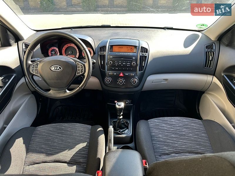 Универсал Kia Ceed 2009 в Луцке