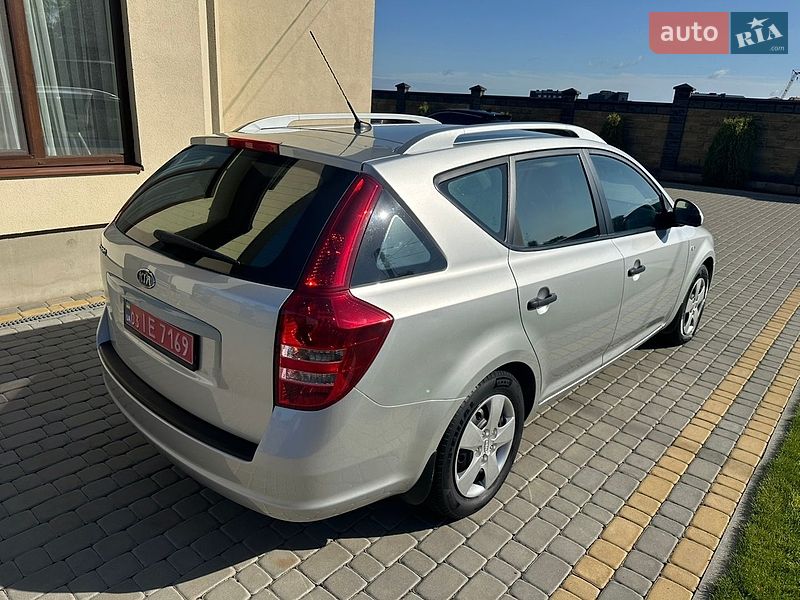 Универсал Kia Ceed 2009 в Луцке