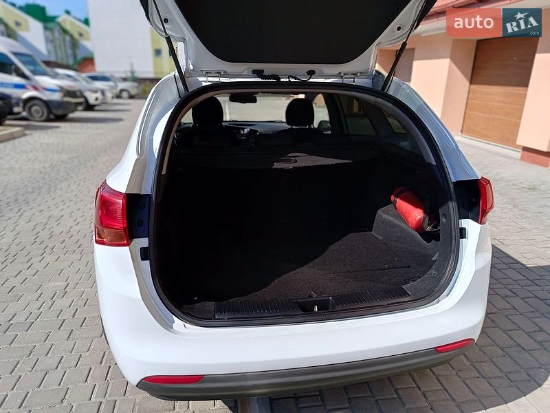Универсал Kia Ceed 2013 в Львове