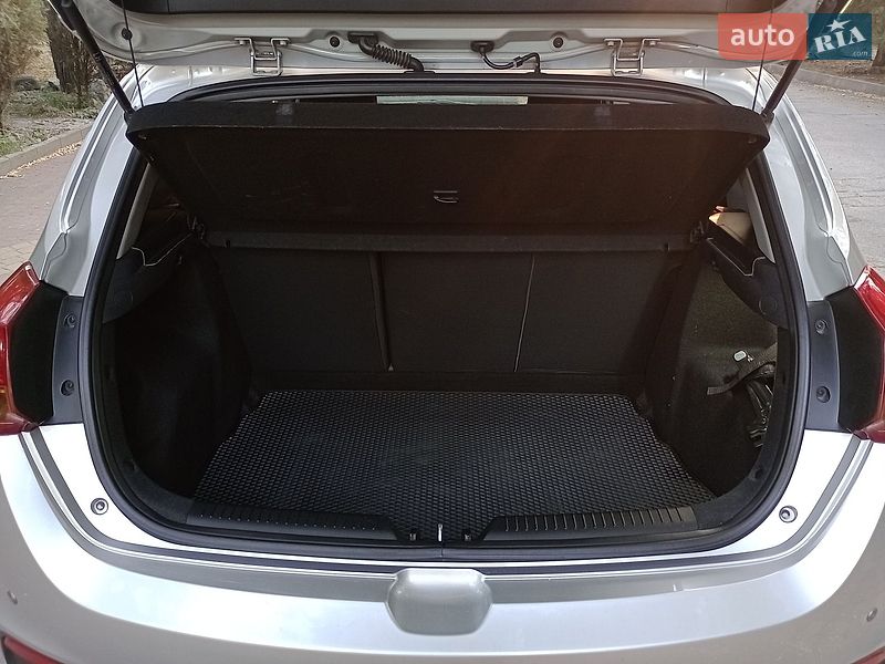Хетчбек Kia Ceed 2013 в Запоріжжі фото 13 Хетчбек Kia Ceed 2013 в Запоріжжі