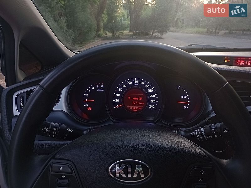 Хетчбек Kia Ceed 2013 в Запоріжжі фото 24 Хетчбек Kia Ceed 2013 в Запоріжжі