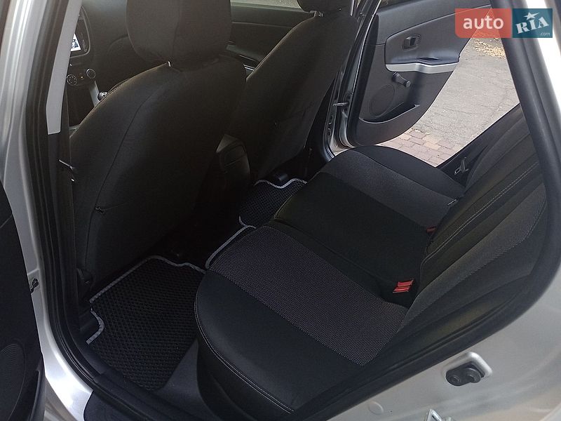 Хетчбек Kia Ceed 2013 в Запоріжжі фото 39 Хетчбек Kia Ceed 2013 в Запоріжжі