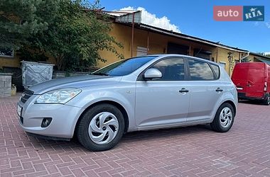 Хэтчбек Kia Ceed 2008 в Дубно