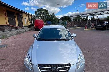 Хэтчбек Kia Ceed 2008 в Дубно