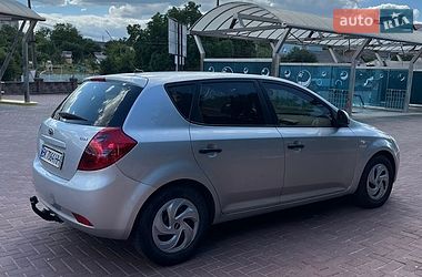Хэтчбек Kia Ceed 2008 в Дубно