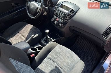 Хэтчбек Kia Ceed 2008 в Дубно