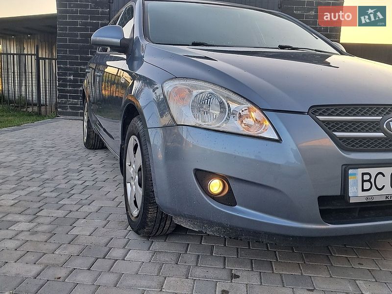 Хэтчбек Kia Ceed 2007 в Мостиске
