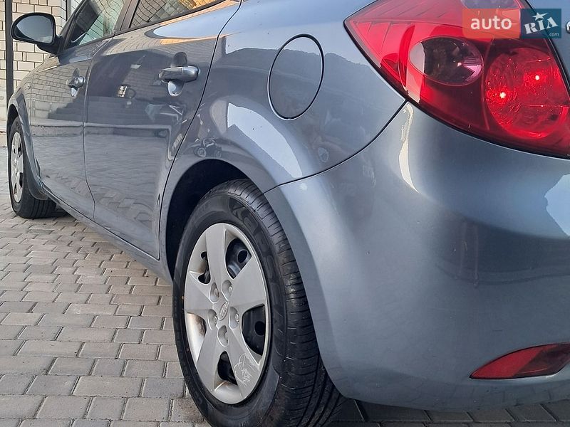 Хэтчбек Kia Ceed 2007 в Мостиске