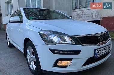 Хэтчбек Kia Ceed 2010 в Хмельницком