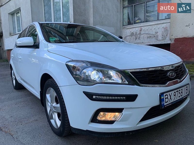 Хэтчбек Kia Ceed 2010 в Хмельницком