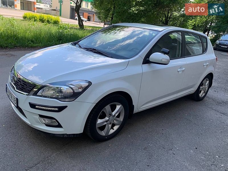 Хэтчбек Kia Ceed 2010 в Хмельницком