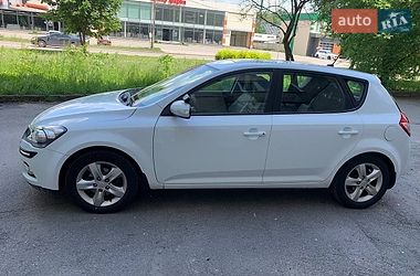 Хэтчбек Kia Ceed 2010 в Хмельницком