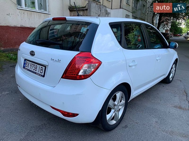 Хэтчбек Kia Ceed 2010 в Хмельницком