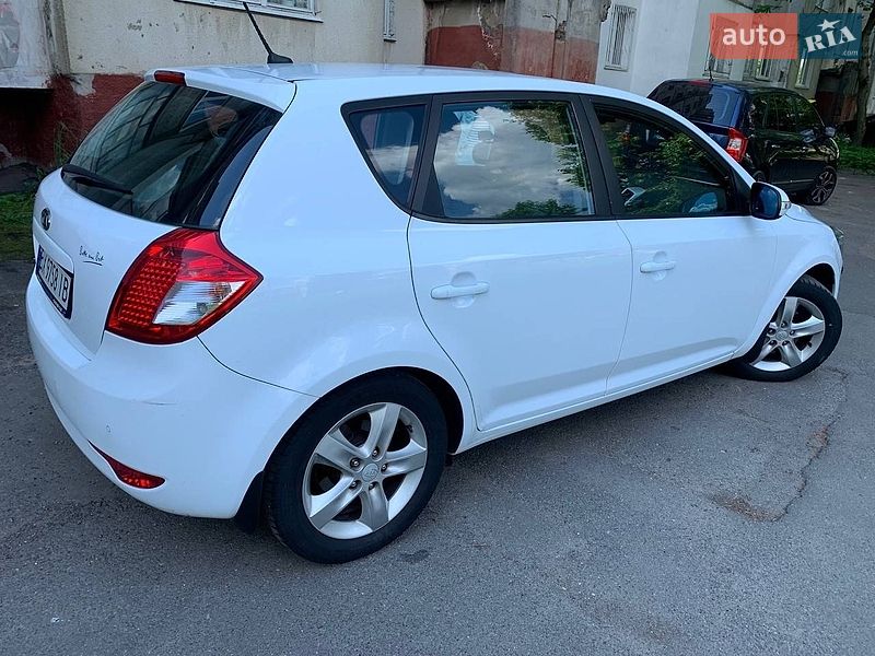 Хэтчбек Kia Ceed 2010 в Хмельницком
