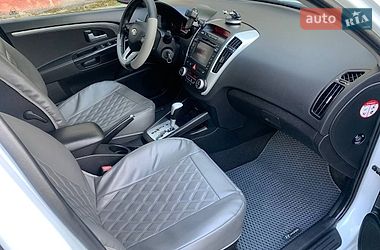 Хэтчбек Kia Ceed 2010 в Хмельницком