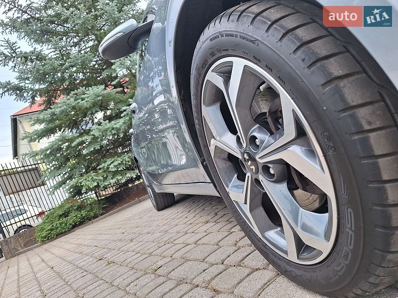 Универсал Kia Ceed 2018 в Сваляве