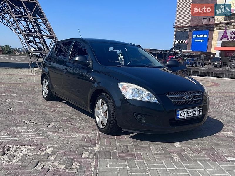 Хэтчбек Kia Ceed 2009 в Харькове