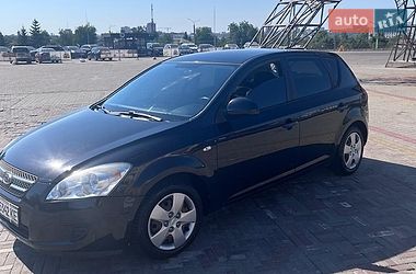 Хэтчбек Kia Ceed 2009 в Харькове